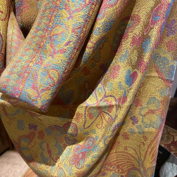 COPY - Vintage butterfly brocade pashmina shawl scarf - Picture 3 of 9